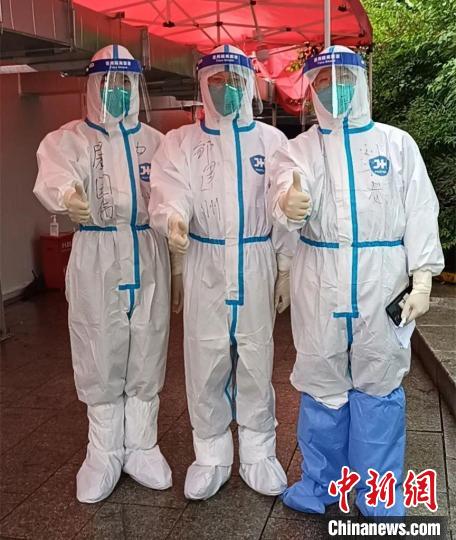 (上海战疫录)一线丨从武汉到上海 抗疫“老将”们的守“沪”之战 (上海战疫录)一线丨从武汉到上海 抗疫“老将”们的守“沪”之战