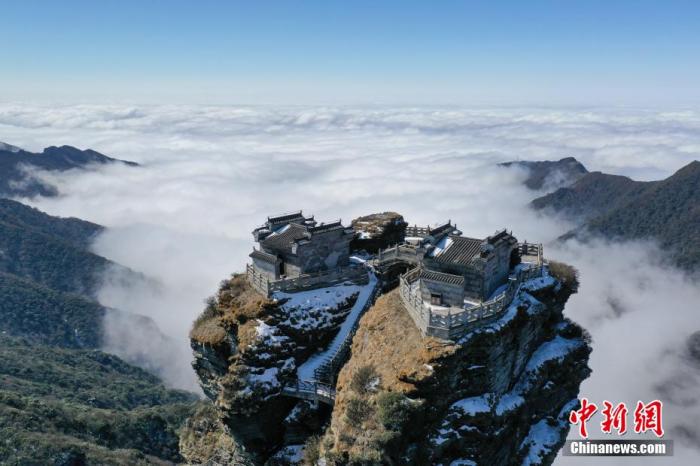 资料图:航拍世界自然遗产地梵净山云海。 瞿宏伦 摄 资料图:航拍世界自然遗产地梵净山云海。 瞿宏伦 摄