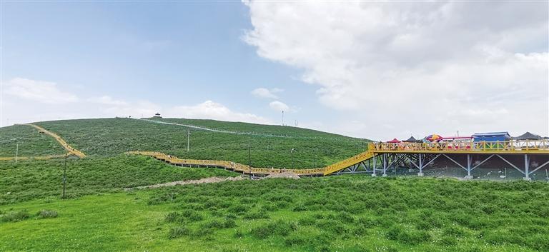 临夏州积石山县黄草坪被誉为“原生态旅游的乐园”，
