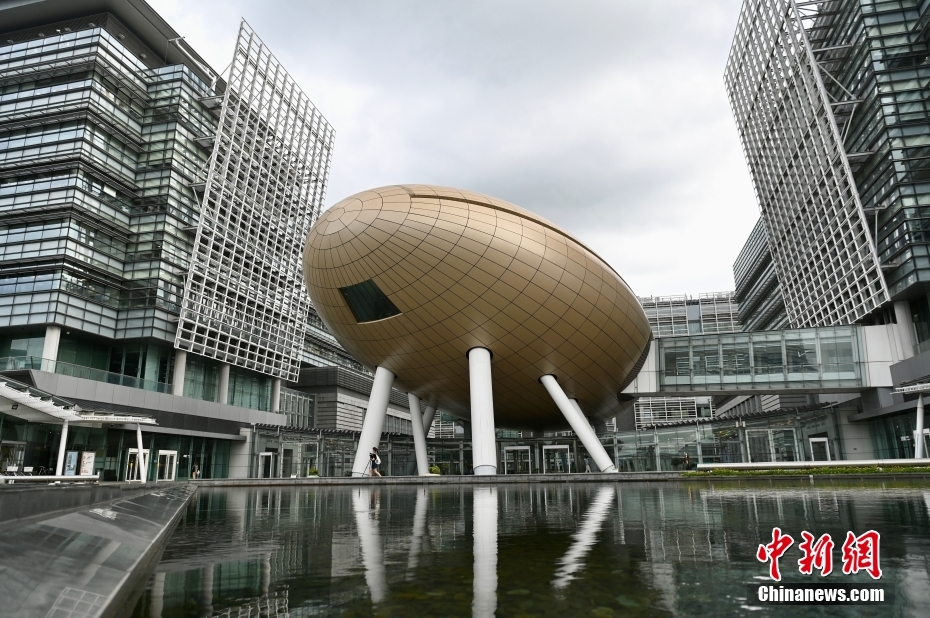 图为香港科学园。 <a target='_blank' data-cke-saved-href='/' href='/'>中新社</a>记者 李志华 摄 点击进入下一页