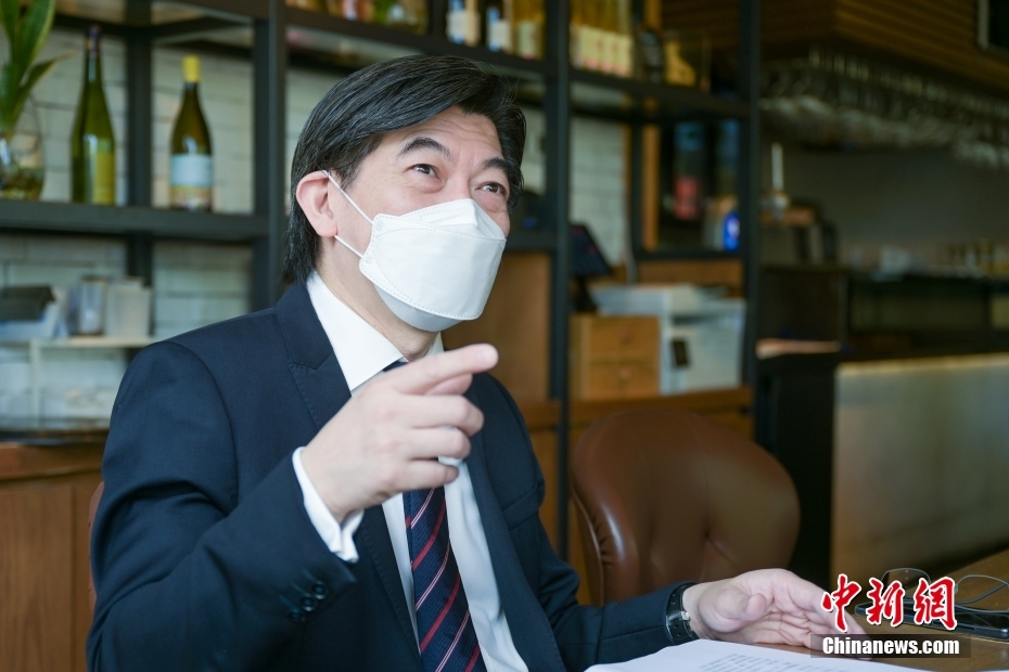 “香港要建设国际创科中心,必须在时机、地理环境及人才三方面创造利好条件。”中国移动香港有限公司董事兼行政总裁李帆风对<a target='_blank' data-cke-saved-href='/' href='/'>中新社</a>记者表示。 <a target='_blank' data-cke-saved-href='/' href='/'>中新社</a>记者 陈永诺 摄 点击进入下一页