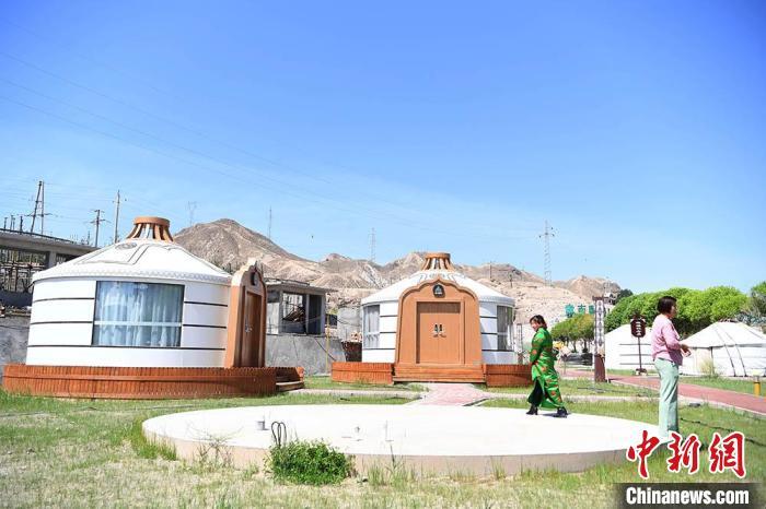 图为白银乡打造的蒙古族风情民宿基地。　杨艳敏 　摄