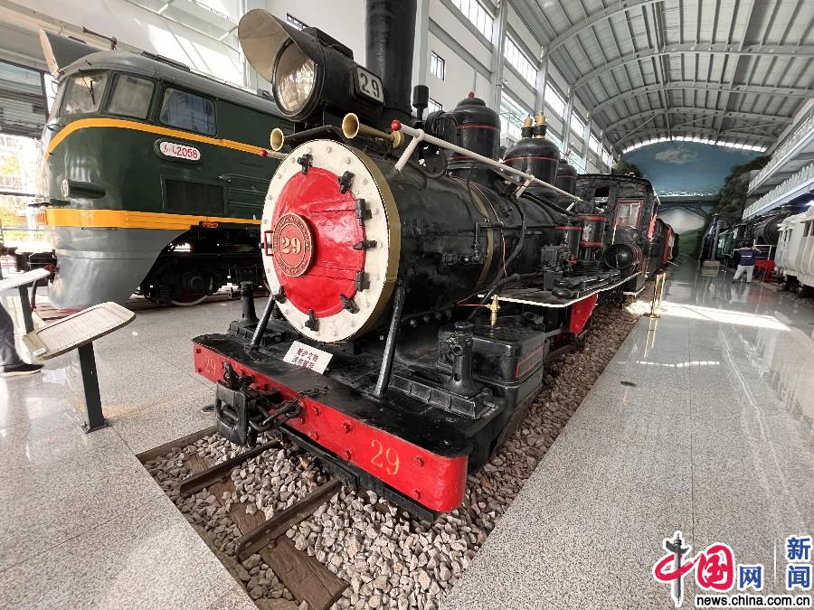 【发现最美铁路】揭秘“百岁”米其林动车组 见证云南铁路百年发展史