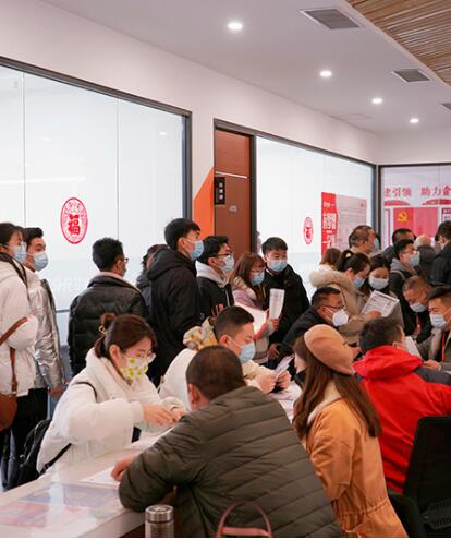 【就业】甘肃：每个城市社区至少招录一名应届毕业生