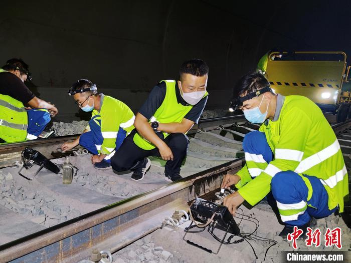 中老铁路工务人:见证云南从路网“边陲末梢”走向“区域枢纽”