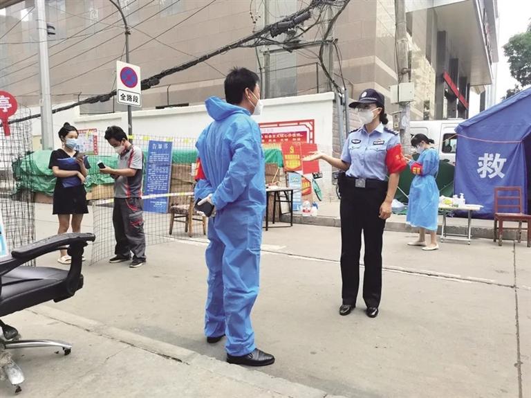 巾帼女警 抗“疫”一线绽芳华