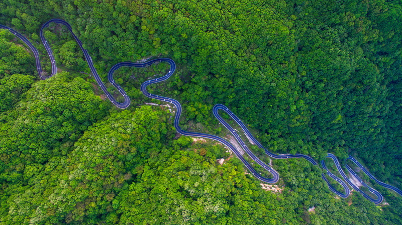 河南内乡：路通民富山区美