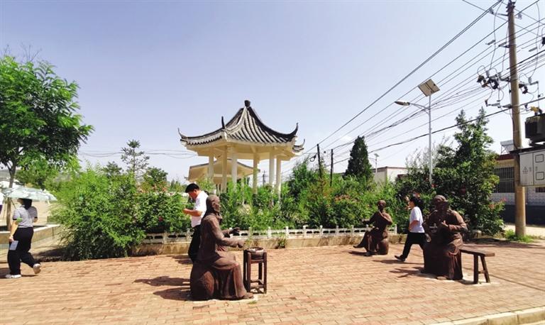 兰州市红古区花庄镇湟兴村走出属于自己的“湟兴”大道