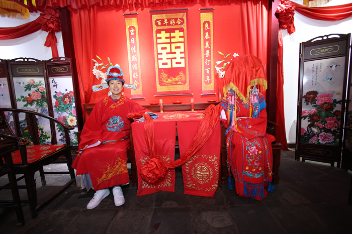 【2022打卡中国】外国视频博主走进淄博 感受传统与现代之融合 【2022打卡中国】外国视频博主走进淄博 感受传统与现代之融合_fororder_2