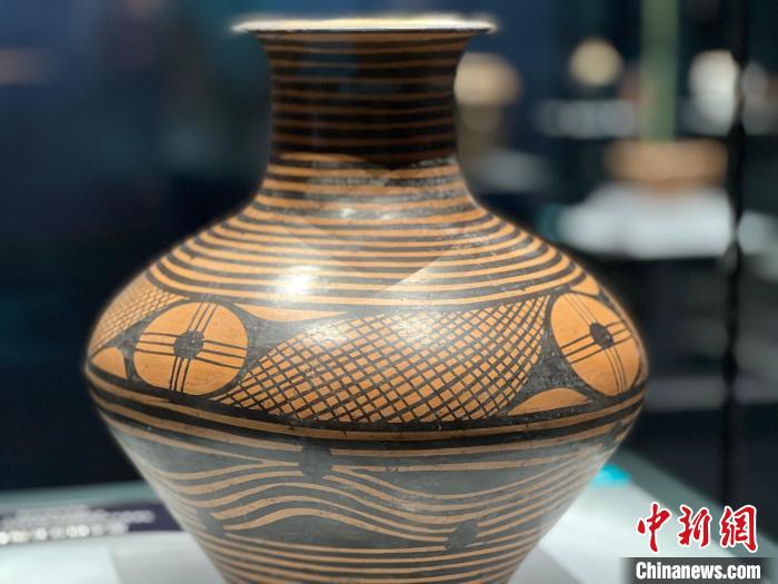 图为青海省博物馆内展出的文物。 李江宁 摄 图为青海省博物馆内展出的文物。 李江宁 摄