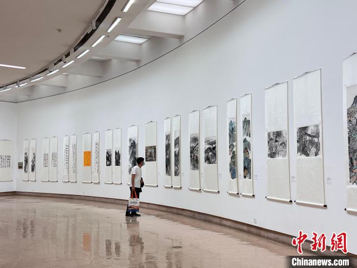 第38届中国陕西·日本京都书画联展暨第7届中国·日本学生书画联展开幕。 李一璠 摄 第38届中国陕西·日本京都书画联展暨第7届中国·日本学生书画联展开幕。 李一璠 摄