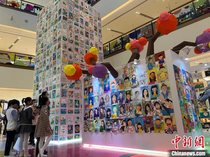 图为交流展现场。 李晛 摄 图为交流展现场。 李晛 摄
