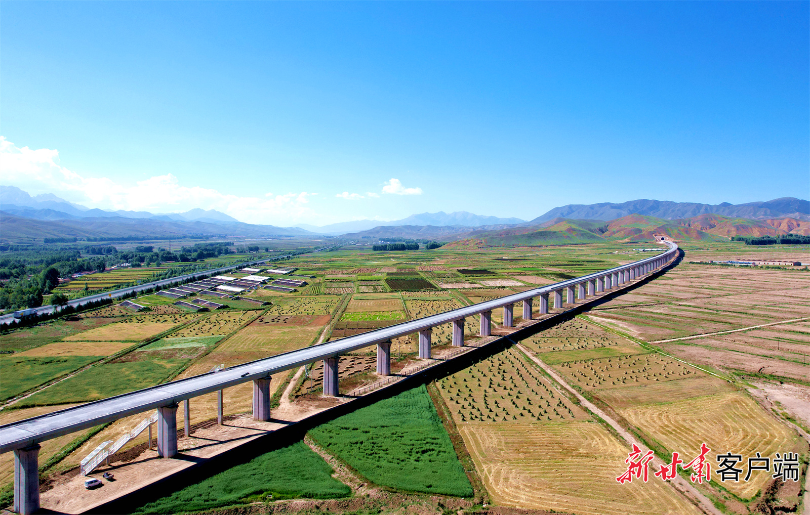 《无极平台网站_把陇原大地建设得更加美好——我省各地干部群众以实际行动迎接党的二十大胜利召开》