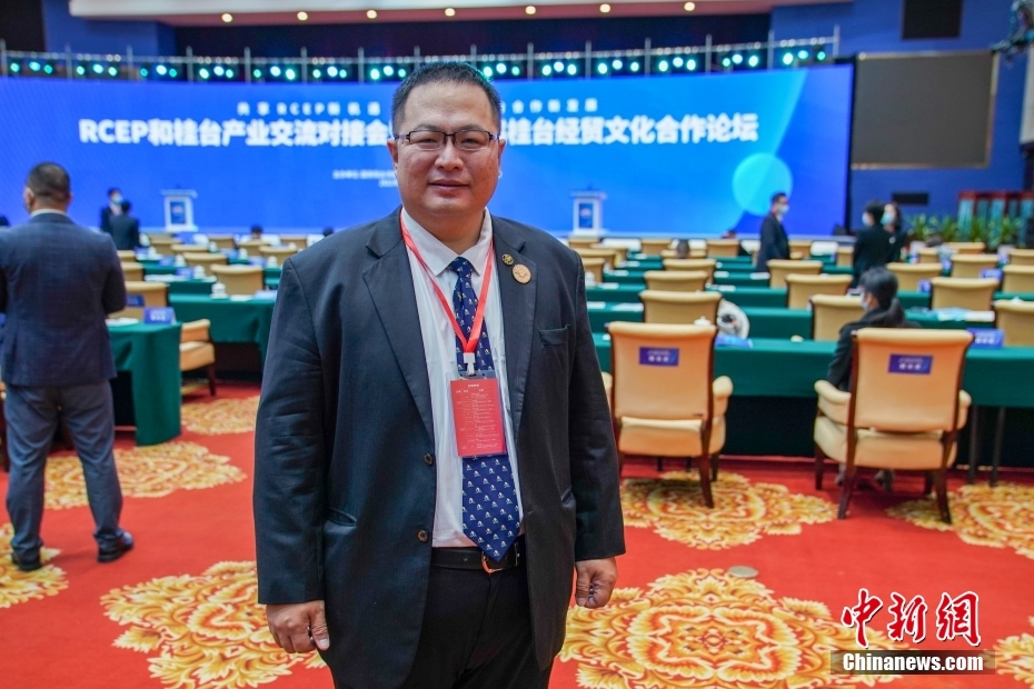 图为12月1日,梁洲辅在第十八届桂台经贸文化合作论坛现场。 <a target='_blank' data-cke-saved-href='/' href='/'>中新社</a>记者 陈冠言 摄 图为12月1日,梁洲辅在第十八届桂台经贸文化合作论坛现场。 <a target='_blank' data-cke-saved-href='/' href='/'>中新社</a>记者 陈冠言 摄