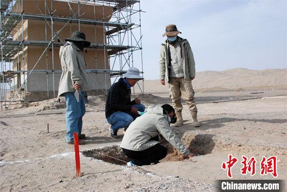 图为敦煌莫高窟崖顶天王堂遗址考古发掘项目现场。(资料图) 敦煌研究院供图 图为敦煌莫高窟崖顶天王堂遗址考古发掘项目现场。(资料图) 敦煌研究院供图