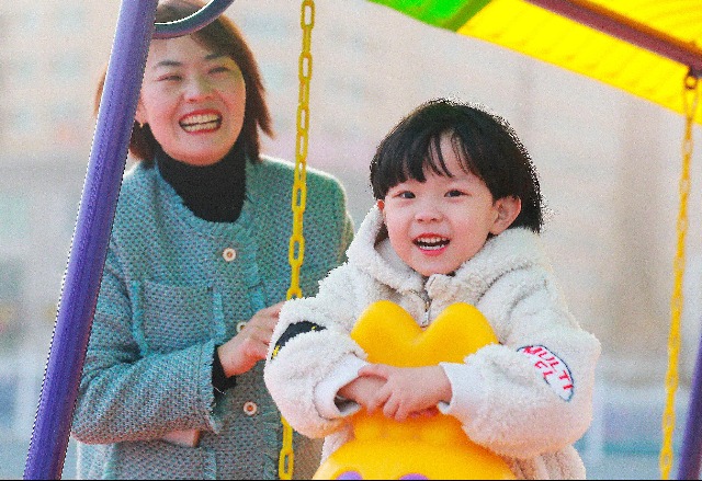 甘肃张掖：幼儿园里欢乐多