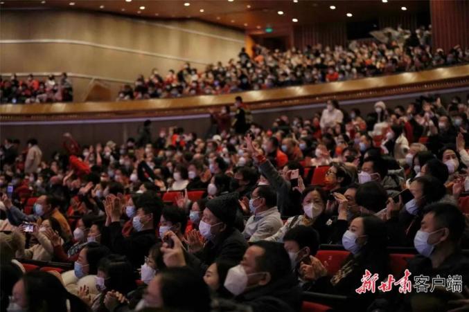 《无极5网站_【甘快看】火爆！“花雨”艳京城》