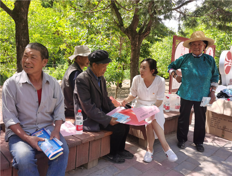 1673940560748471.jpg 5.宕昌县新城子藏族乡纪委开展信访举报宣传,帮助广大基层党员干部提高党纪法规意识.jpg