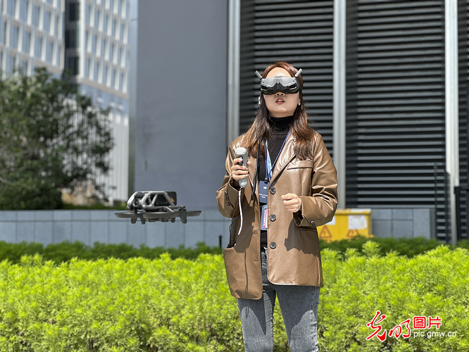 【高质量发展看中国】无人机重塑生产力 “天空之城”中的高质量发展 【高质量发展看中国】无人机重塑生产力 “天空之城”中的高质量发展