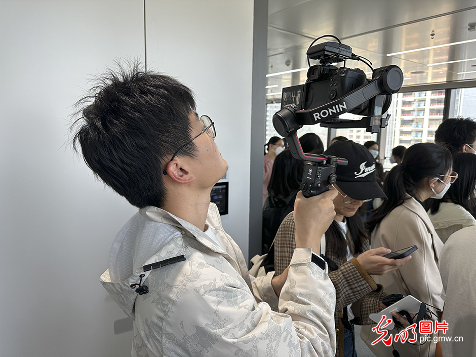 【高质量发展看中国】无人机重塑生产力 “天空之城”中的高质量发展 【高质量发展看中国】无人机重塑生产力 “天空之城”中的高质量发展