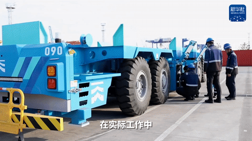 元宇宙·职业新体验丨成卫东代表:码头老师傅变身“运输机器人教练”