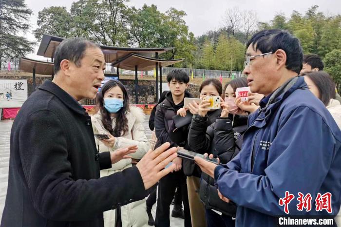 （两会声音）全国人大代表王建伟：“茶旅结合”为乡村添活力