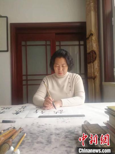 天津农民女书法家：以笔为犁，耕种中华文化之根