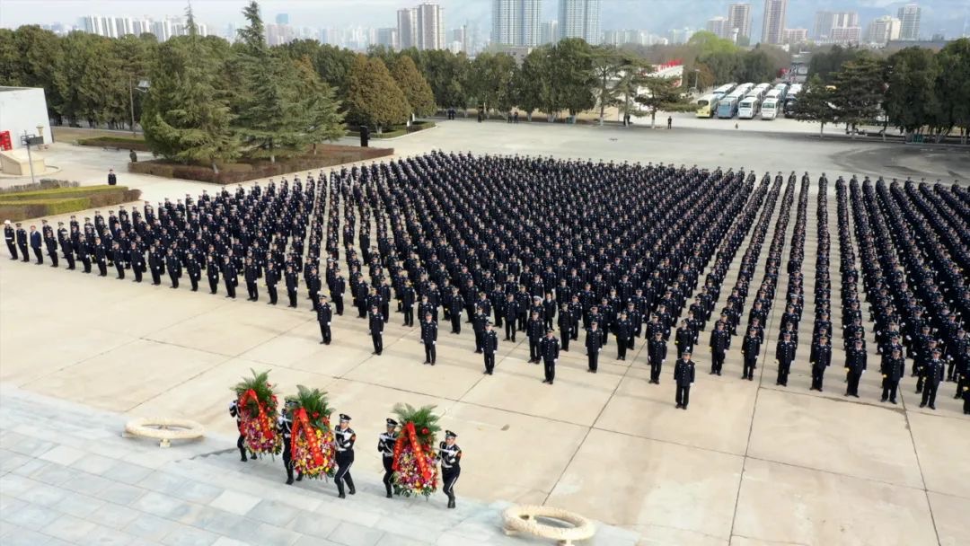 甘肃省公安厅和兰州市公安局在兰州市烈士陵(21554037)-20230401205328.jpg 甘肃省公安厅和兰州市公安局在兰州市烈士陵(21554037)-20230401205328.jpg