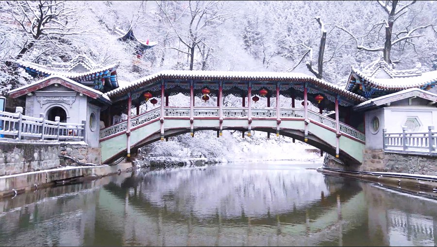 甘肃榆中:春雪润兴隆
