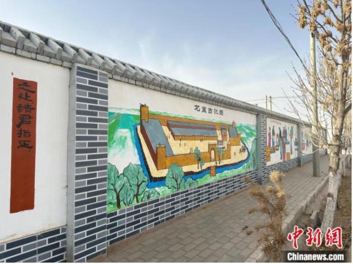 图为龙寨村打造的乡村记忆墙,由村党支部书记杨兆杰主要设计完成。 杨娜 摄 图为龙寨村打造的乡村记忆墙,由村党支部书记杨兆杰主要设计完成。 杨娜 摄
