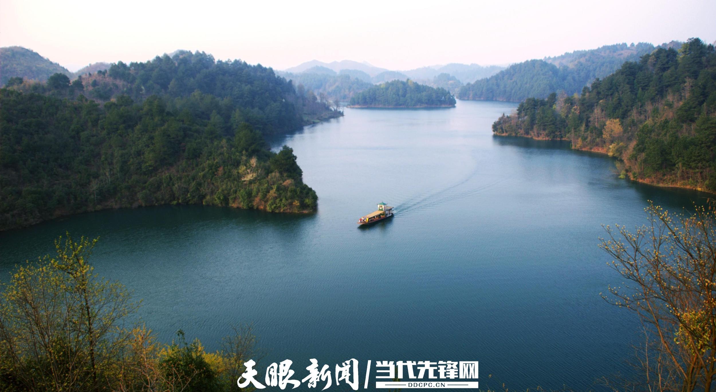 1682616719385569.jpg 长顺县杜鹃湖风光.杨俊能摄影.JPG