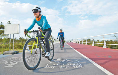 “骑行热”带来行业新机遇—— 小车轮转动大产业(经济新方位·新职业新活力)