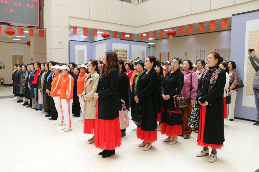 “大地欢歌”全省乡村文化活动年群文书法美术作品展巡展在张掖市甘州区文化馆开幕