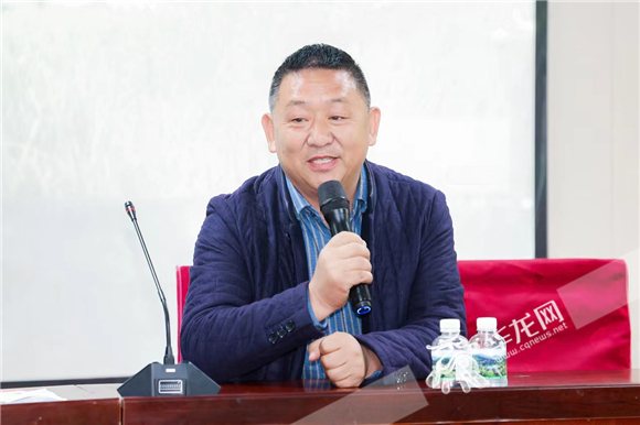 张幸福是阿依林海的创建者,他把创业的最后一站留给了自己的家乡。华龙网-新重庆客户端 黄欢 摄