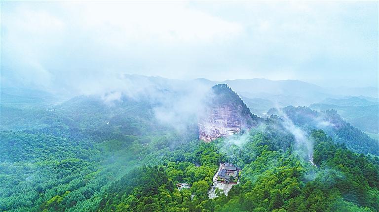 麦积烟雨