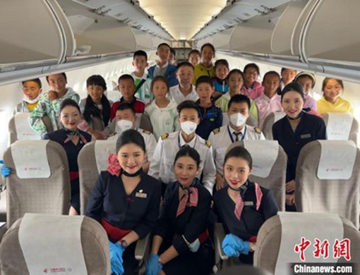 甘肃：18位藏族孩子们的“天空第一课”