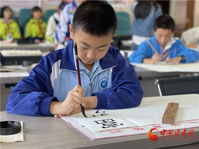 墨韵悠悠存浩气！兰州市七里河区中小学生挥毫泼墨书写中国美