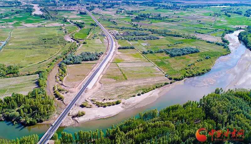 临泽：建好乡村公路 带富一方百姓