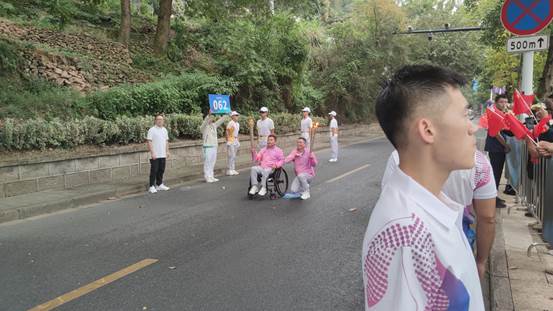 杭州亚残运会丨阮文龙:带着火炬回望江,把奋斗精神传递给更多人 微信图片_20231019155100