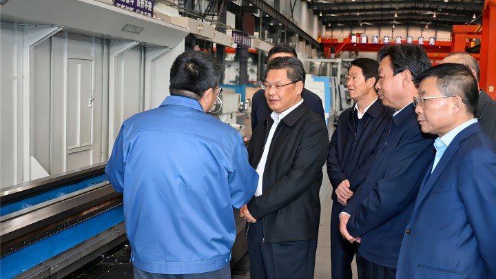 任振鹤在天水调研并与部分装备制造企业座谈