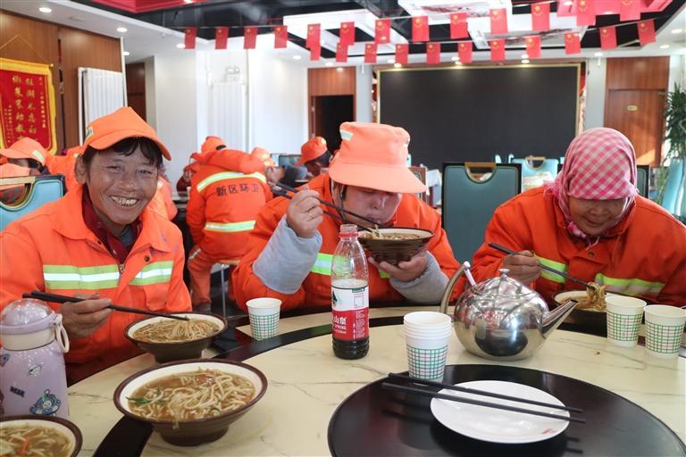 兰州新区：一餐热饭温暖一群人 一份爱心感动一座城