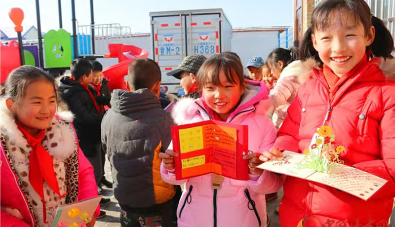 浙江温岭大溪二小师生爱心助力新年新衣