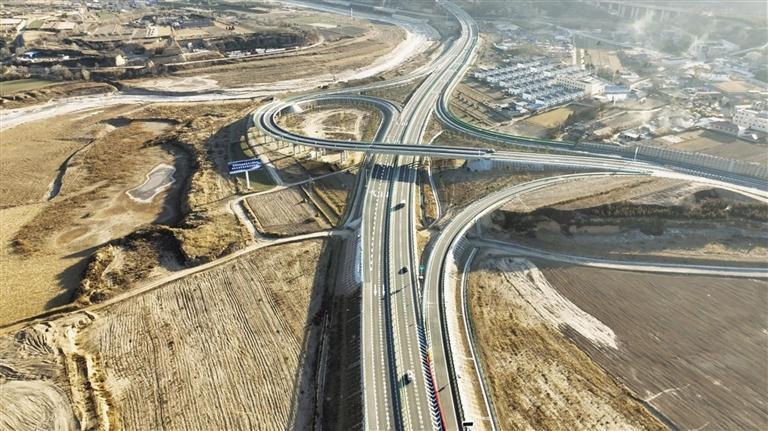 去年甘肃省10个高速公路“开口子”拓展工程全部建成