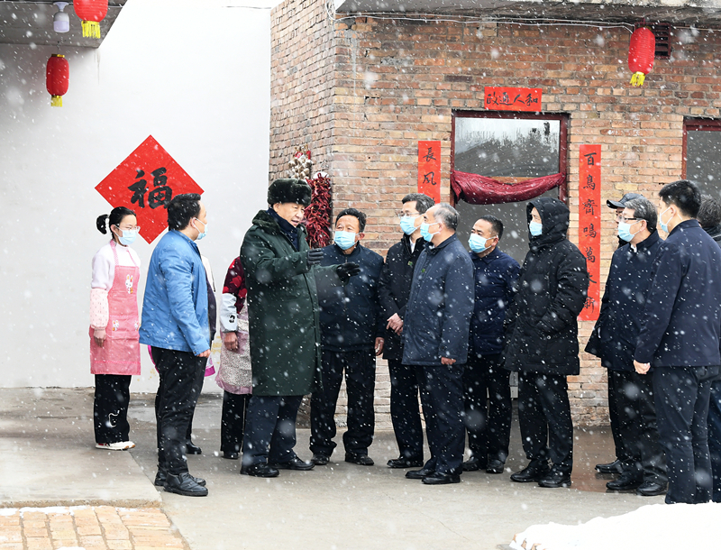 2022年1月26日,习近平总书记在山西霍州冯南垣村受灾村民师红兵家看望。