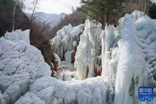 甘肃渭源:冰雪风情引游人 甘肃渭源:冰雪风情引游人