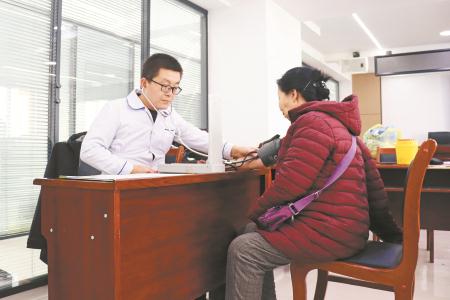 安定：关爱老年送健康 义诊服务暖人心