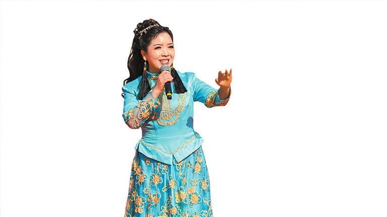 歌手演唱“花儿” 杨宗生