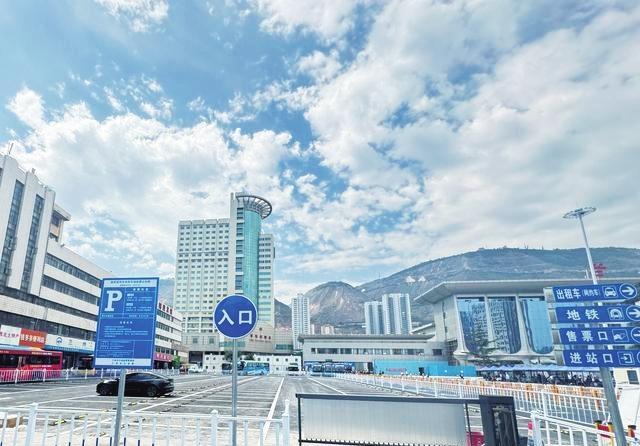 兰州公交首座驻车换乘(P+R)停车场焕新上线