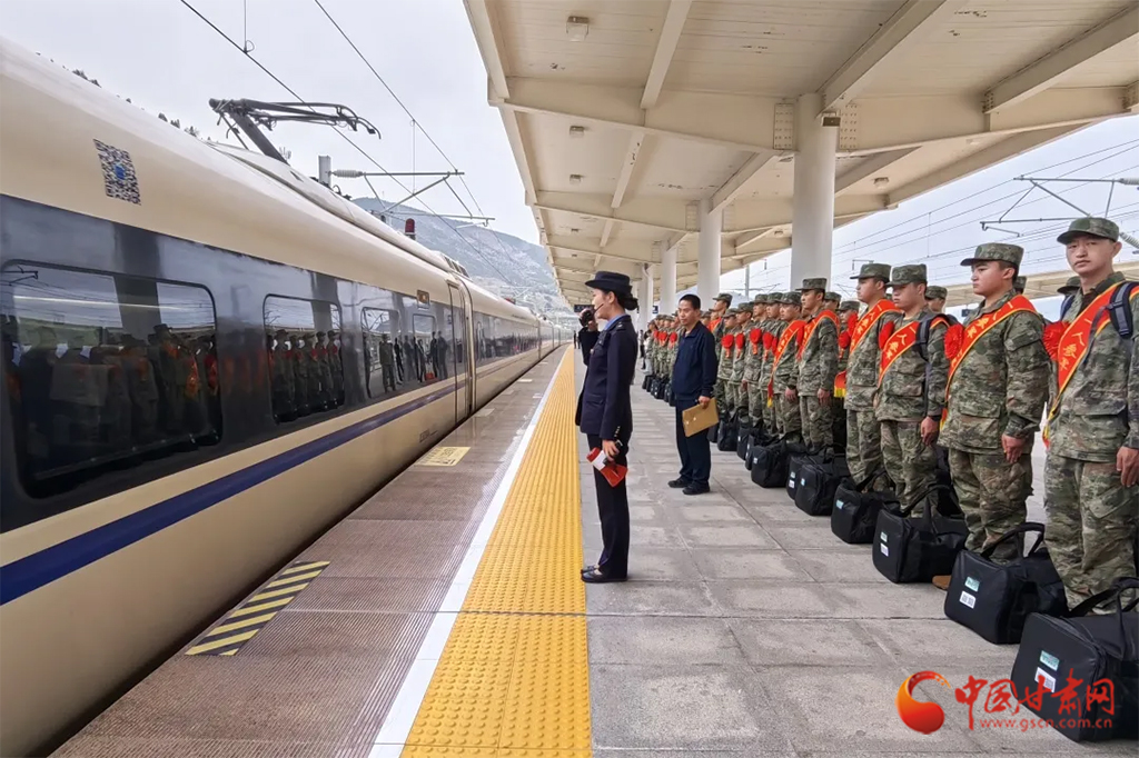 陇拍客|兰州铁路局积极做好新兵运输工作