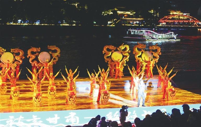“大河奔流·兰州诗会”黄河之畔精彩上演